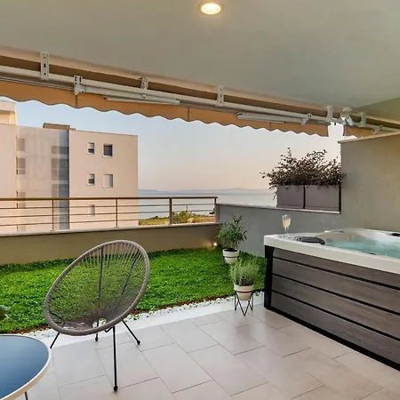 شقة Zaloo, Luxury With Sea-view And Jacuzzi