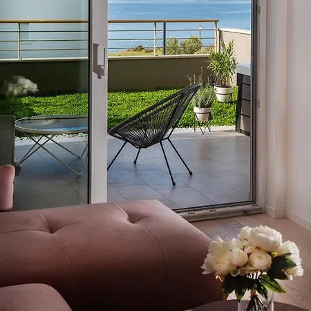 Zaloo, Luxury With Sea-view And Jacuzzi شقة سبليت