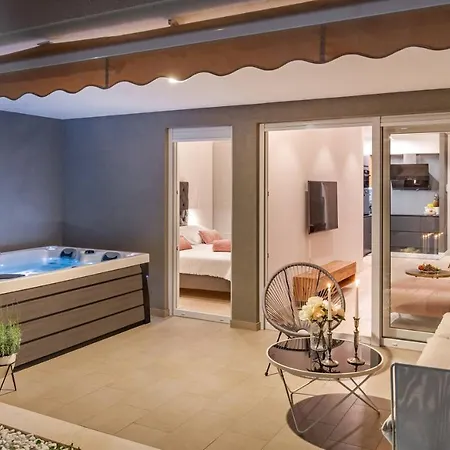 Zaloo, Luxury With Sea-view And Jacuzzi Split