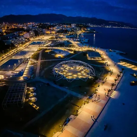Zaloo, Luxury With Sea-view And Jacuzzi アパート